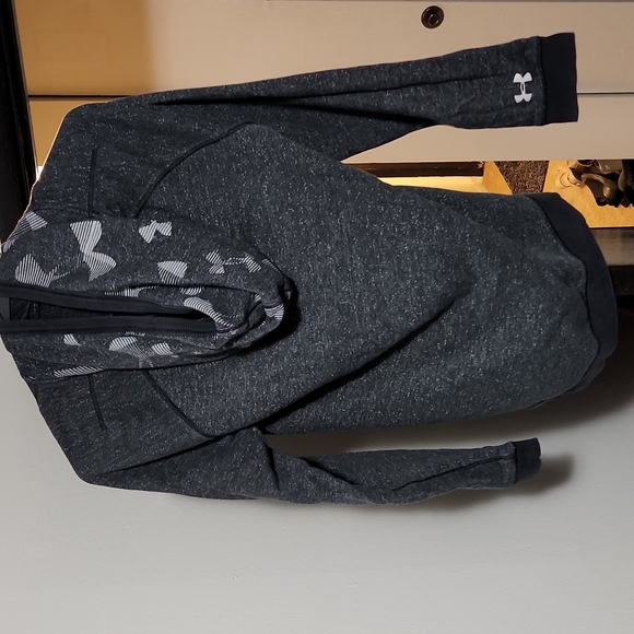 Youth XL black and grey Underarmour Hoodie. Bundle and make an offer. - Picture 2 of 3